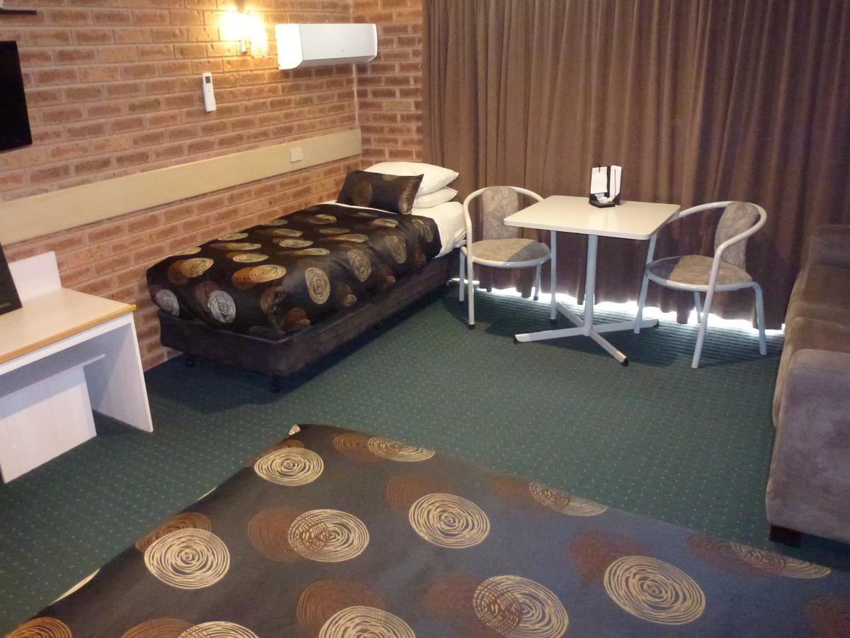Colonial Motor Inn Bairnsdale Golden Chain Property Exterior foto