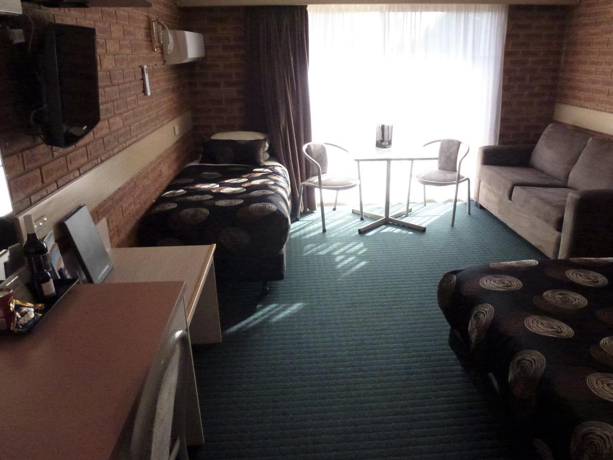Colonial Motor Inn Bairnsdale Golden Chain Property Exterior foto