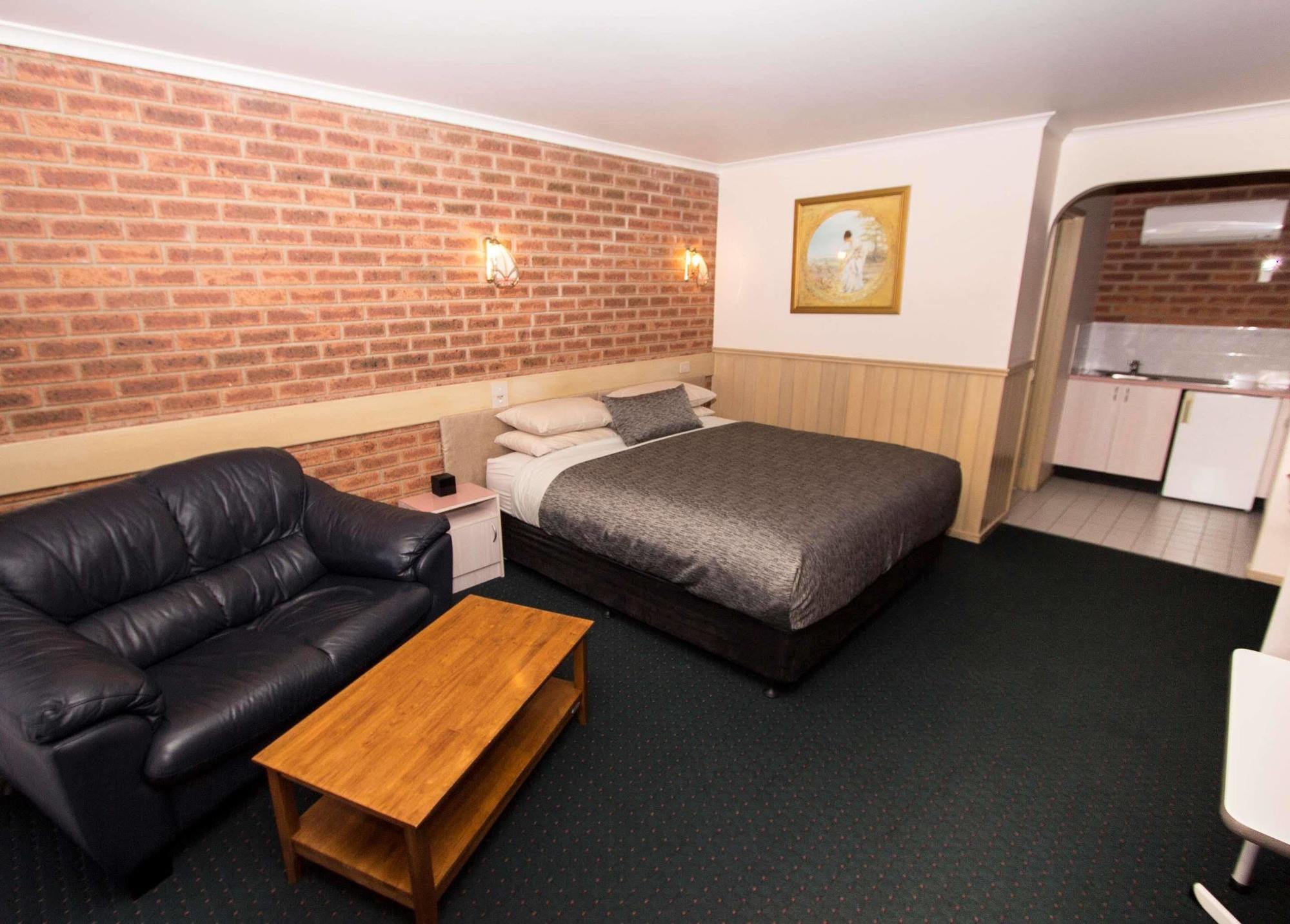Colonial Motor Inn Bairnsdale Golden Chain Property Exterior foto