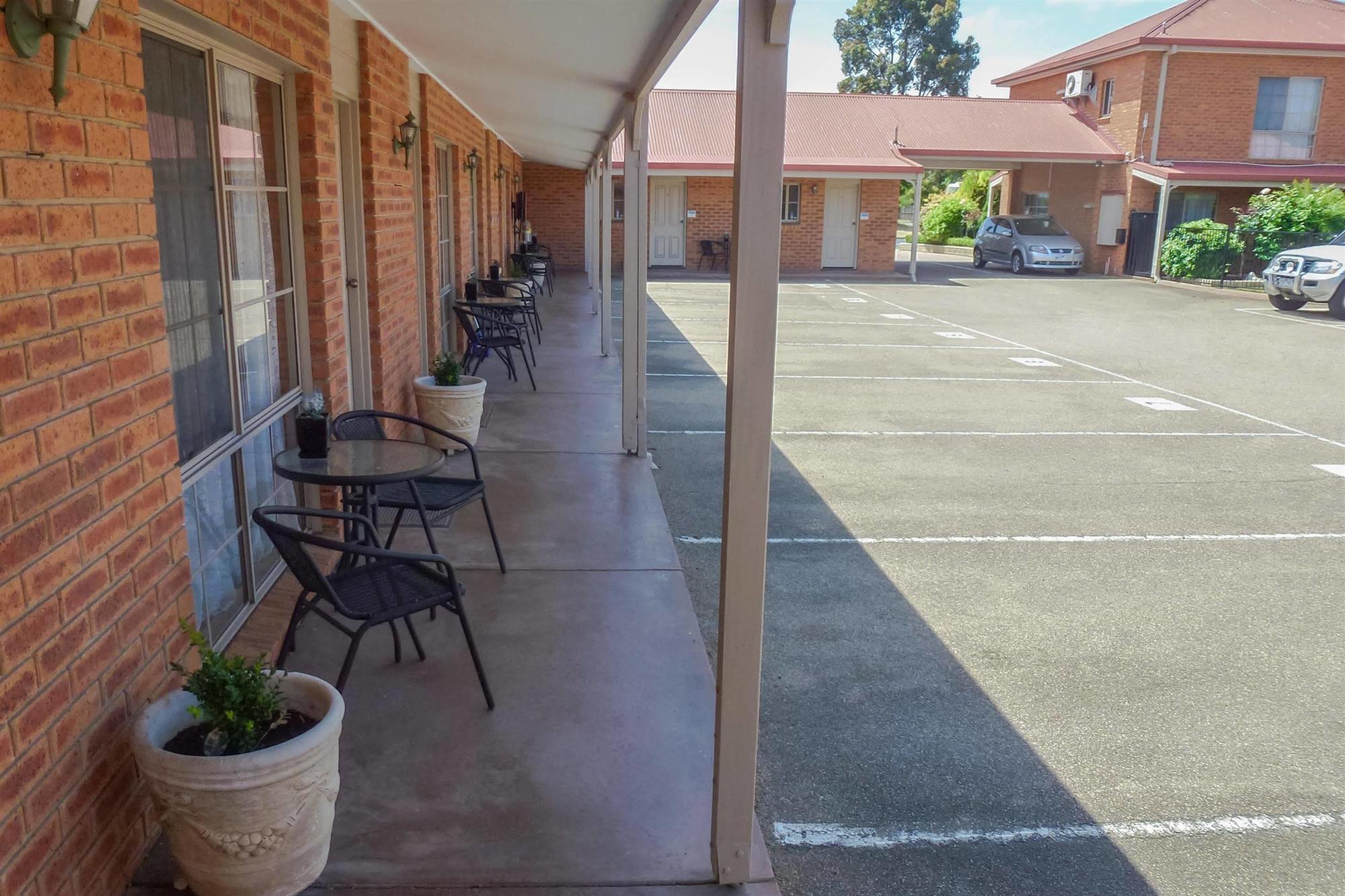 Colonial Motor Inn Bairnsdale Golden Chain Property Exterior foto